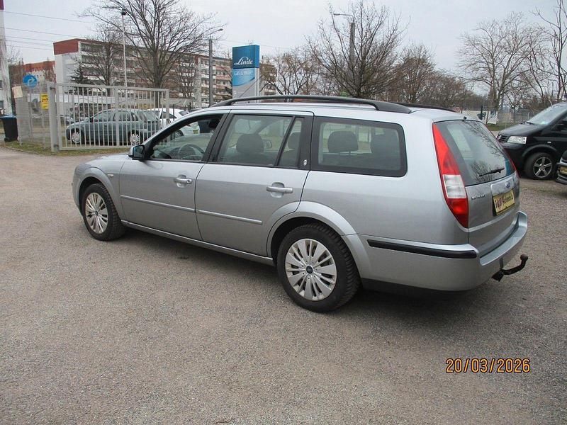 Gebraucht Ford Mondeo Ghia 125 PS (91 kW) 2003 Silber Kombi