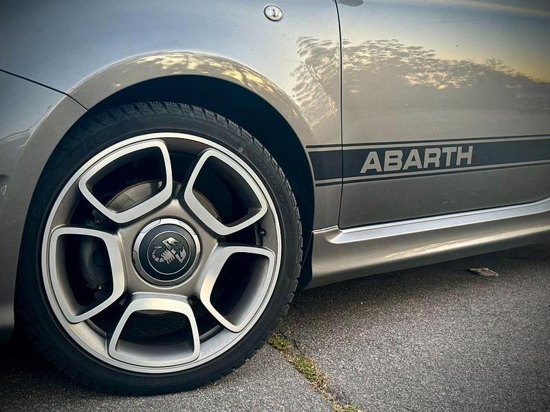 Usado Abarth 595C 145 HP (106 kW) 2017 Cinzento Cabrios