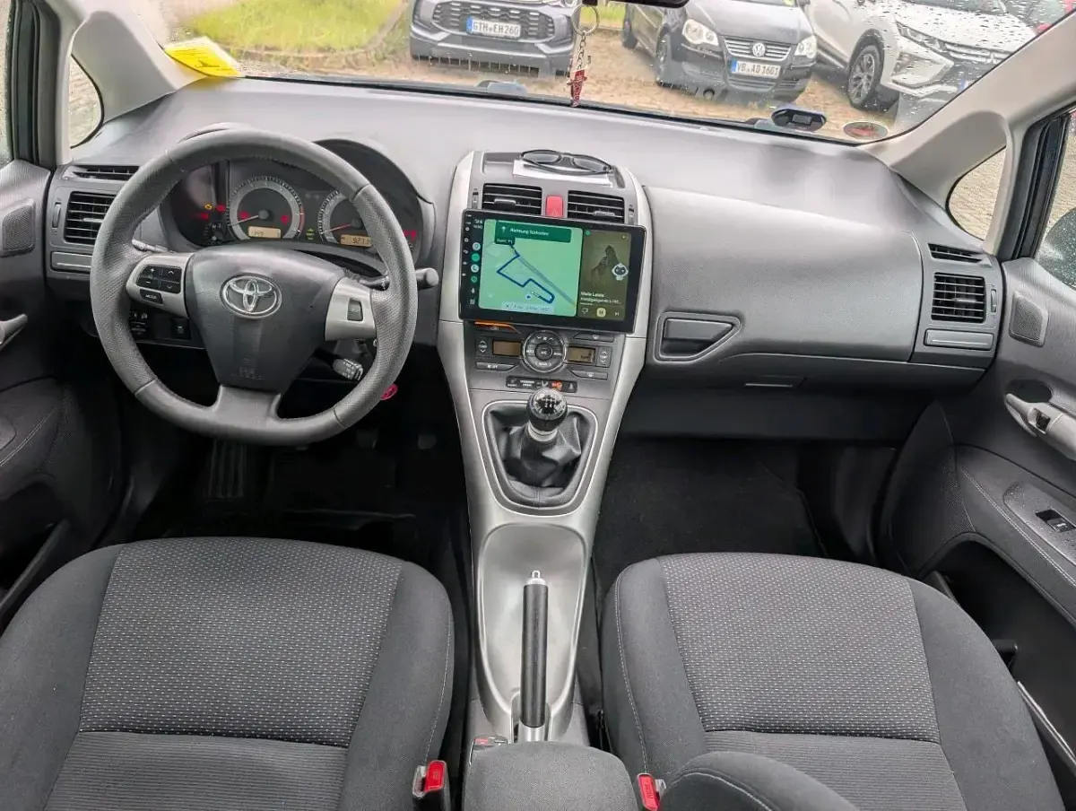 Gebraucht Toyota Auris 132 PS (97 kW) 2012 Schwarz Limousine