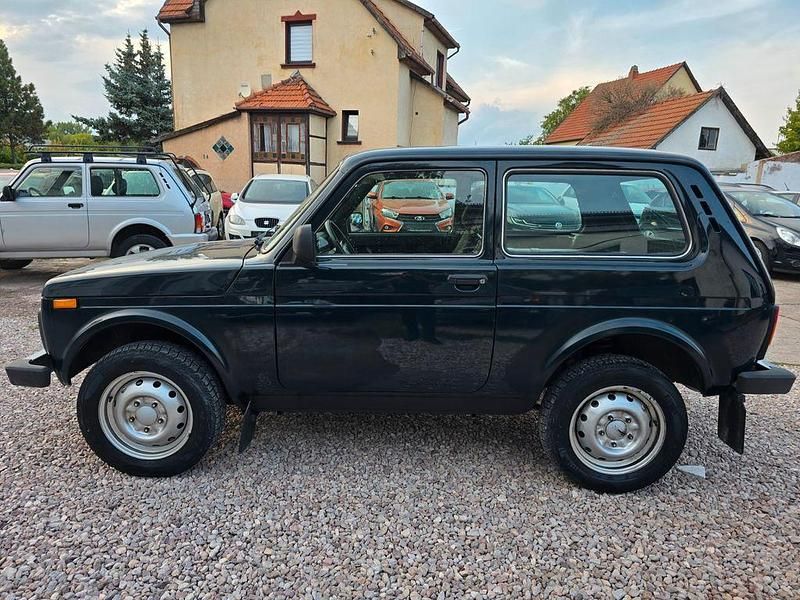 Gebraucht Lada niva 83 PS (61 kW) 2019 Grün SUV