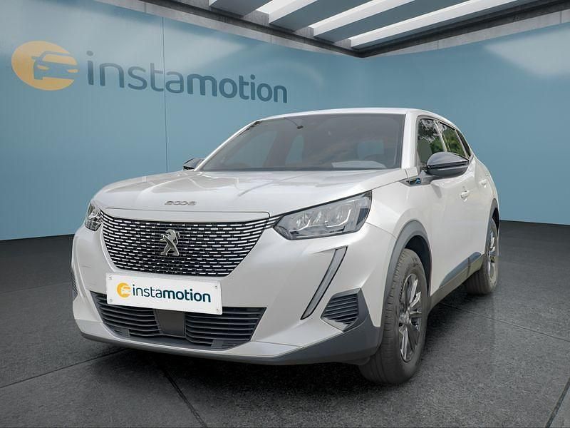 Weiß Gebraucht 2022 Peugeot e-2008 SUV | 18.349 € (Guter Preis) - Bild 1/4