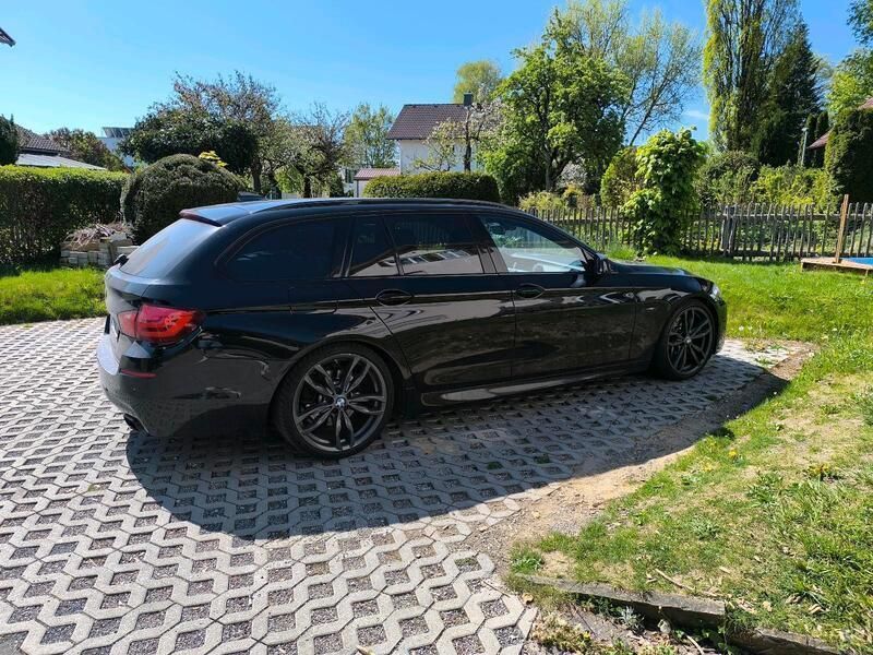 Schwarz Gebraucht 2011 BMW 528 M Sport Kombi | 10.990 € (Superpreis) - Bild 1/4