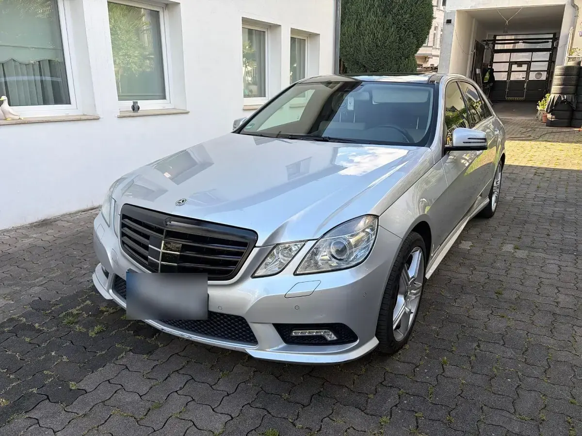 Gebraucht Mercedes E500 AMG Edition 387 PS (284 kW) 2010 Silber Limousine