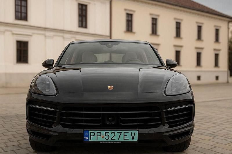 Gebraucht Porsche Cayenne 470 PS (345 kW) 2024 Schwarz SUV