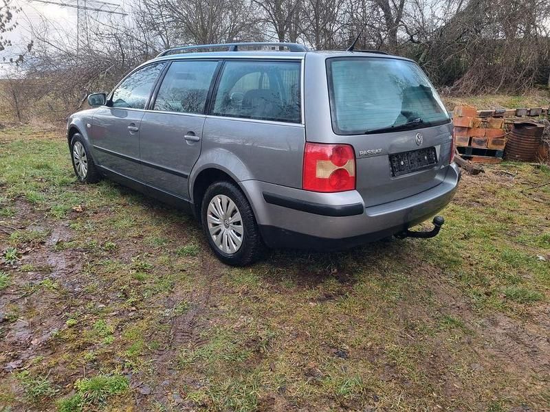 Gebraucht VW Passat Basis 116 PS (85 kW) 2001 Silber Kombi