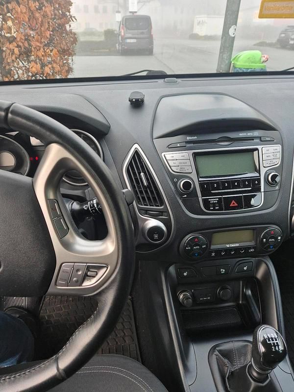 Gebraucht Hyundai ix35 135 PS (99 kW) 2012 Schwarz SUV