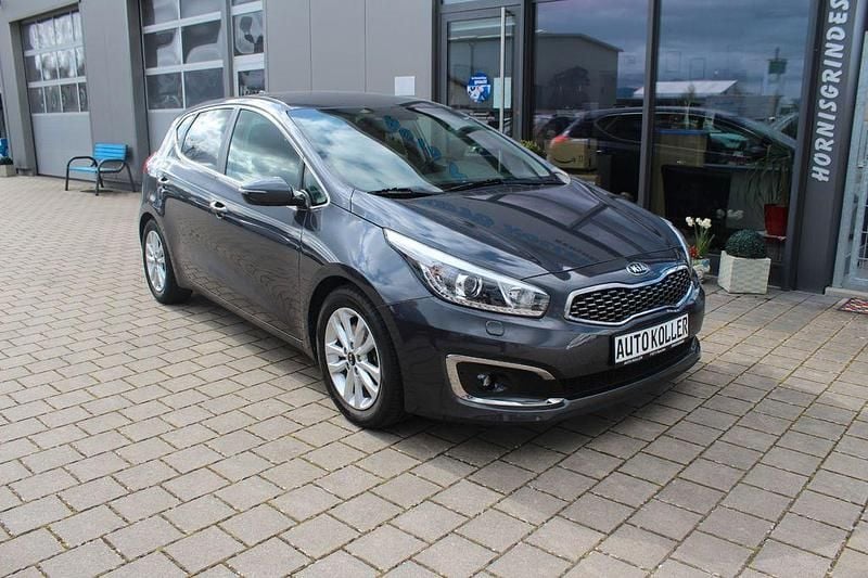 Gebraucht Kia Ceed Spirit 135 PS (99 kW) 2017 Grau Kleinwagen