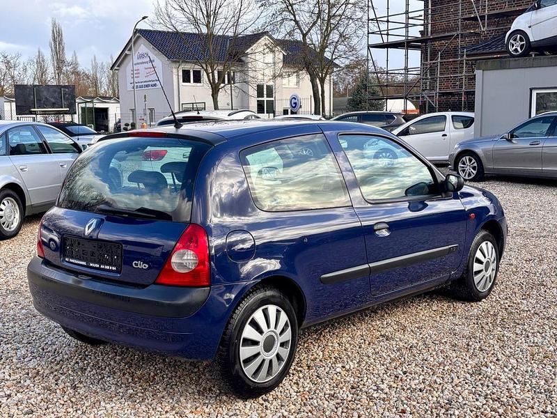 Gebraucht Renault Clio II 58 PS (42 kW) 2005 Blau Limousine