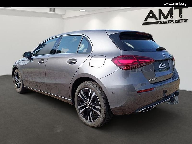 Gebraucht Mercedes A250 Advanced 218 PS (160 kW) 2024 Grau Limousine