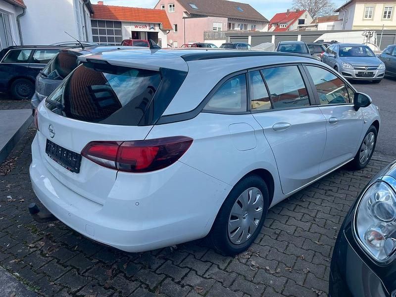Gebraucht Opel Astra Edition 105 PS (77 kW) 2019 Weiß Kombi