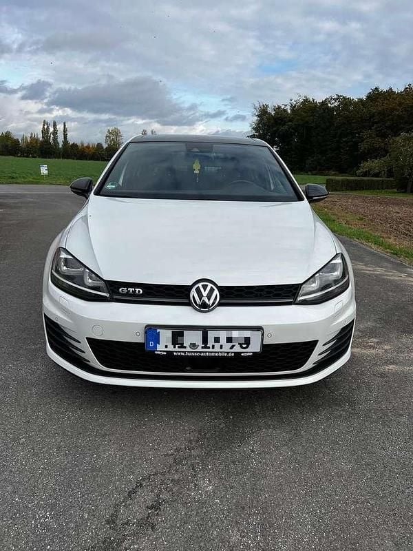 Weiß Gebraucht 2015 VW Golf VII GTD Kleinwagen | 16.000 € (Etwas zu teuer) - Bild 1/4