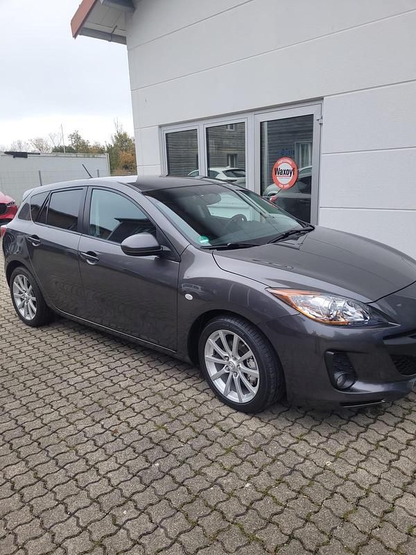 Silber Gebraucht 2013 Mazda 3 Edition Limousine | 6.000 € (Guter Preis) - Bild 1/4