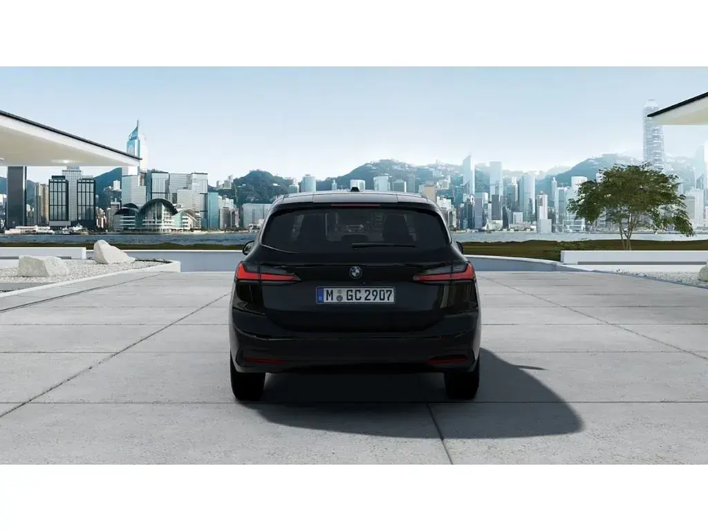 Gebraucht BMW 216 Active Tourer 122 PS (89 kW) 2024 Schwarz Van / Kleinbus