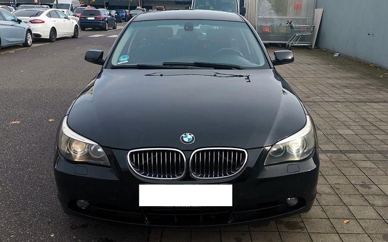 Schwarz Gebraucht 2007 BMW 530 Sport Line Kombi | 3.999 € (Superpreis) - Bild 1/4
