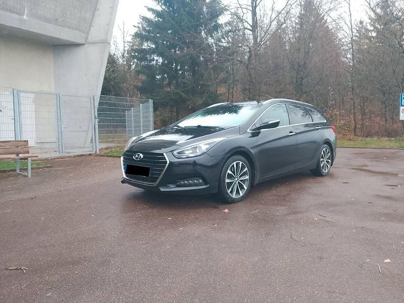 Gebraucht Hyundai i40 Trend 141 PS (103 kW) 2016 Schwarz Limousine