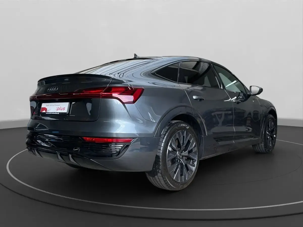 Gebraucht Audi Q8 Sportback e-tron S-Line 300 kW (408 PS) 2024 Daytonagrau perleffekt SUV