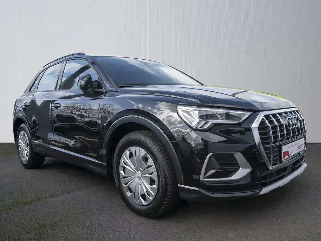 Second-hand Audi Q3 Advanced 150 CP (110 kW) 2025 Negru SUV