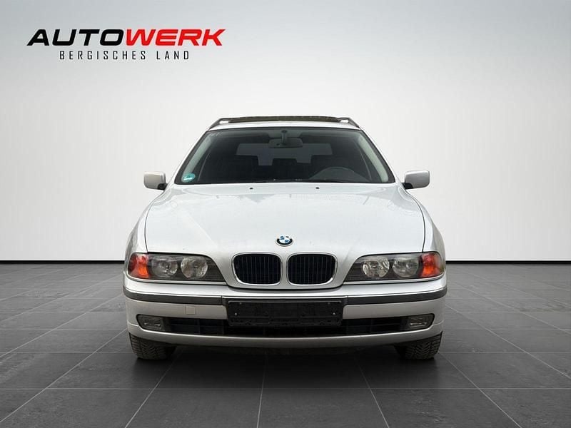 Gebraucht BMW 520 150 PS (110 kW) 2000 Silber Kombi