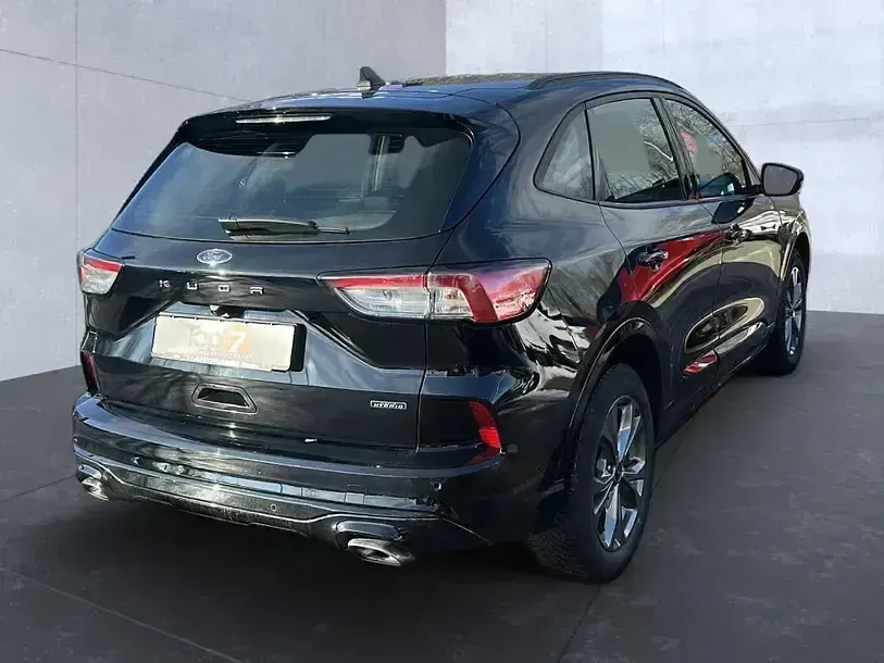 Używany Ford Kuga ST-Line 225 KM (165 kW) 2022 Czarny SUV