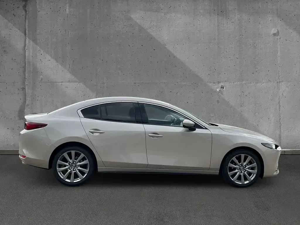 Neu Mazda 3 Exclusive-Line 140 PS (102 kW) 2026 Beige Limousine