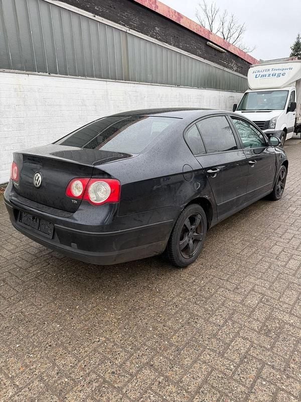 Gebraucht VW Passat 105 PS (77 kW) 2005 Schwarz Limousine
