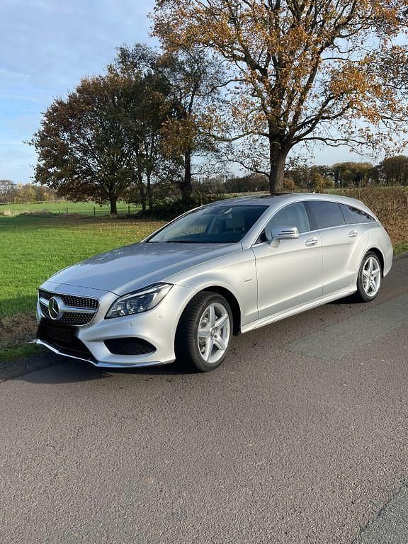 Silber Gebraucht 2016 Mercedes CLS400 Shooting Brake AMG Kombi | 31.700 € (Fairer Preis) - Bild 1/4
