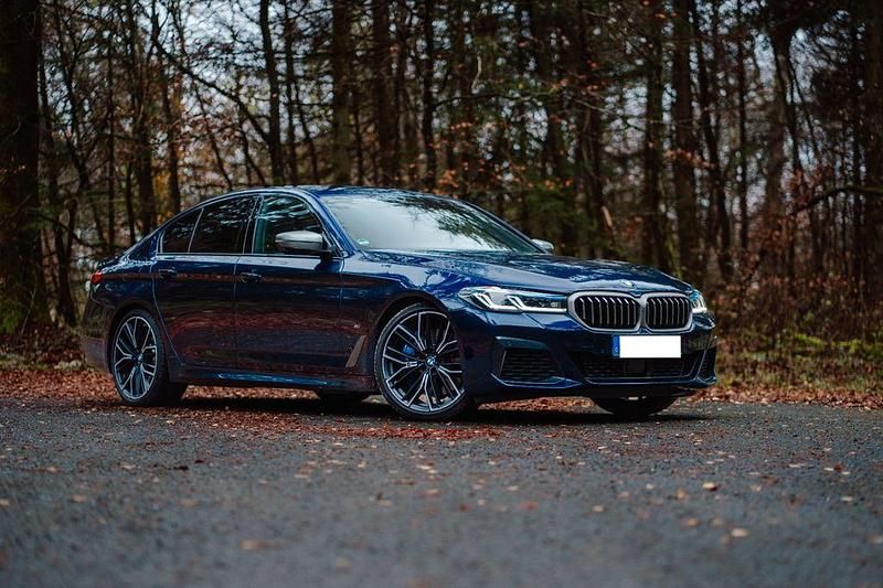 Blau Gebraucht 2021 BMW M550 Shadowline Limousine | 46.900 € (Fairer Preis) - Bild 1/4