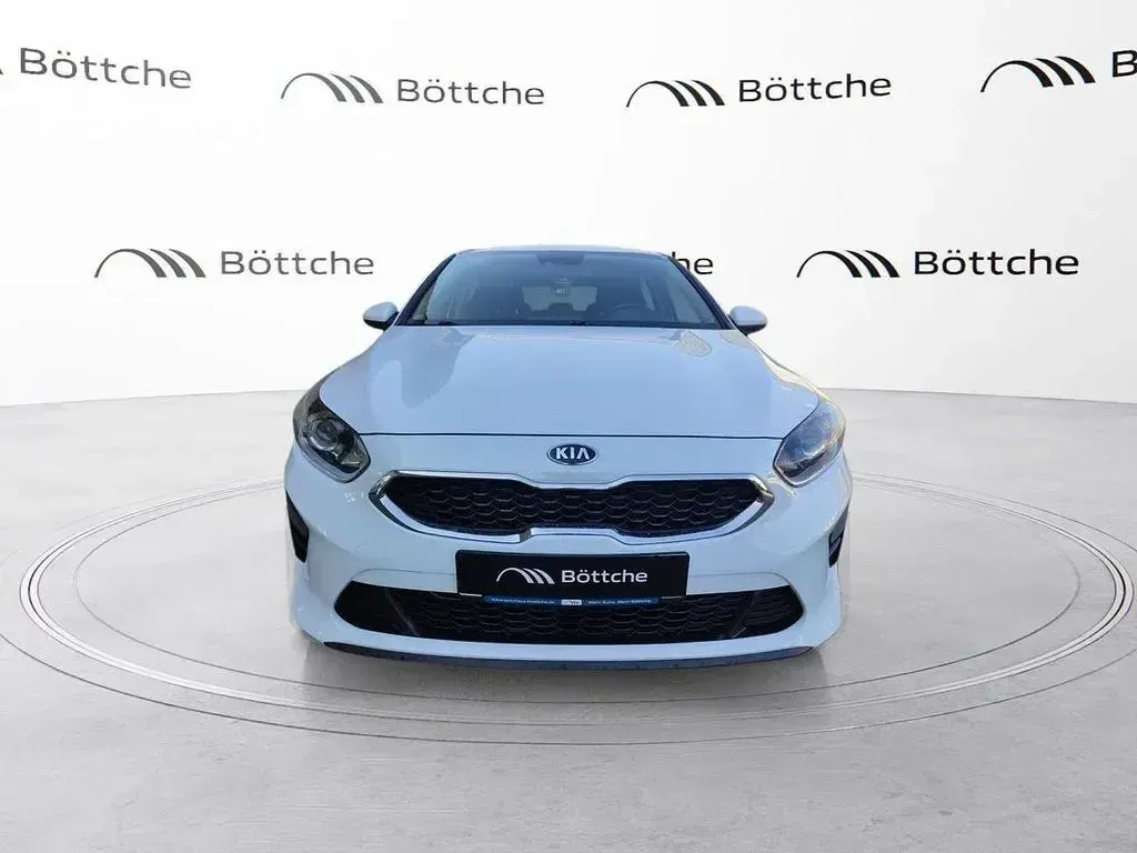 Gebraucht Kia Ceed Edition 7 101 PS (74 kW) 2021 Weiß Kleinwagen