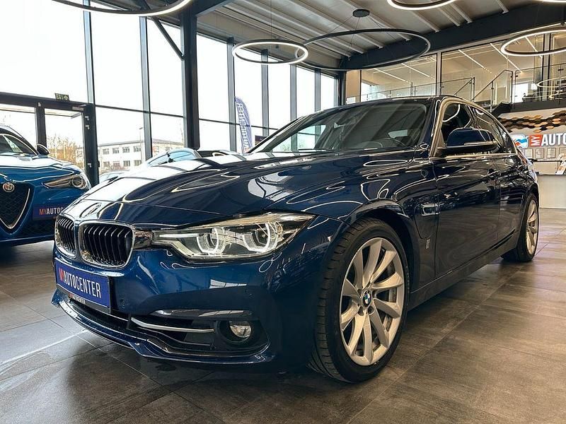Gebraucht BMW 330 iPerformance 184 PS (135 kW) 2017 Blau Limousine