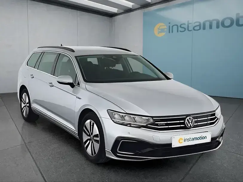 Gebraucht VW Passat 218 PS (160 kW) 2022 Silber Kombi