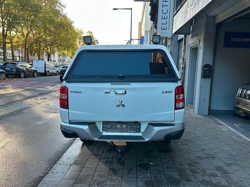 Gebraucht Mitsubishi L200 181 PS (133 kW) 2019 Weiß Pickup