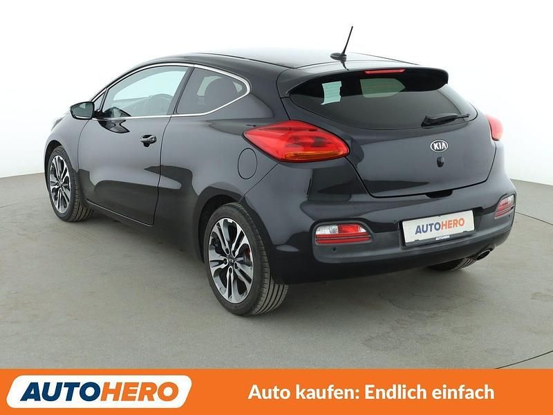 Gebraucht Kia Ceed Spirit 135 PS (99 kW) 2015 Schwarz Kleinwagen