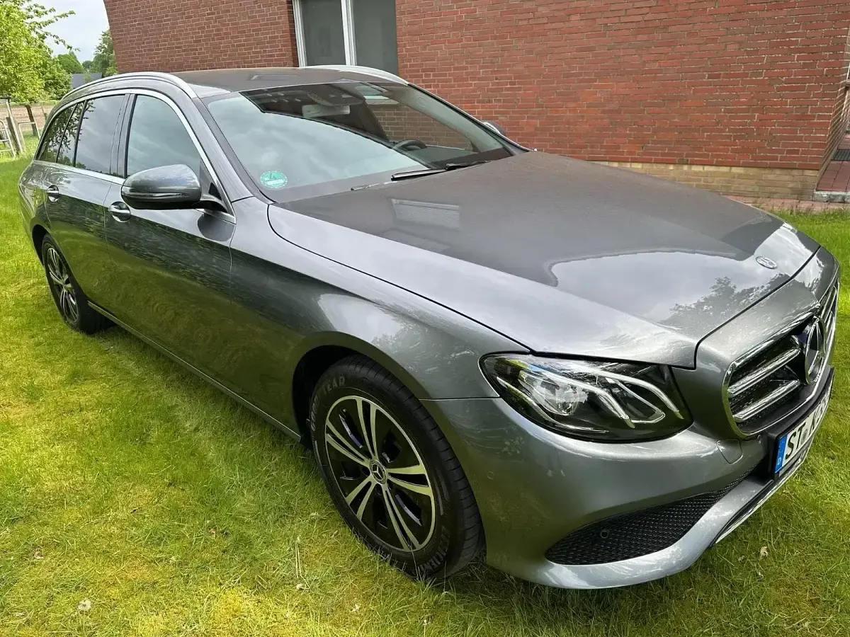 Gebraucht Mercedes E220 194 PS (142 kW) 2020 Grau Kombi