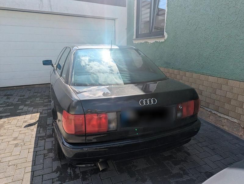 Second-hand Audi 80 116 CP (85 kW) 1994 Negru Berlinǎ