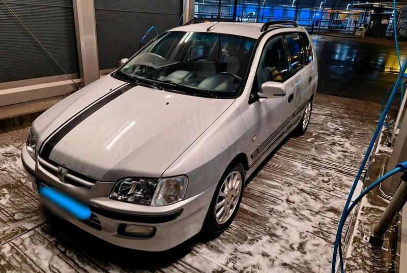 Gebraucht Mitsubishi Space Star 122 PS (89 kW) 2002 Silber Van / Kleinbus