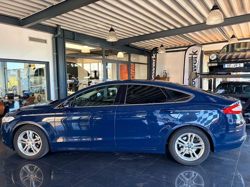 Gebraucht Ford Mondeo Titanium 160 PS (117 kW) 2015 Blau Limousine