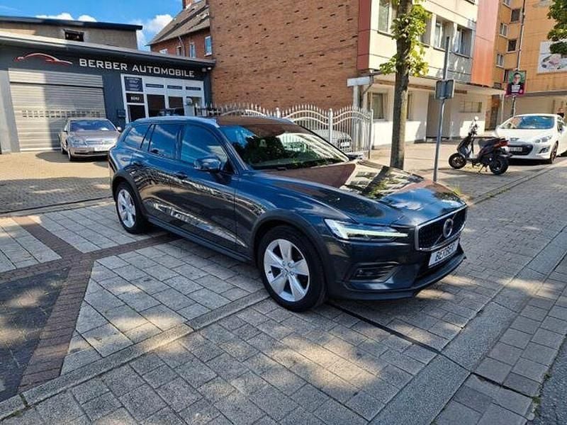 Gebraucht Volvo V60 CC Pro 190 PS (139 kW) 2020 Andere Kombi