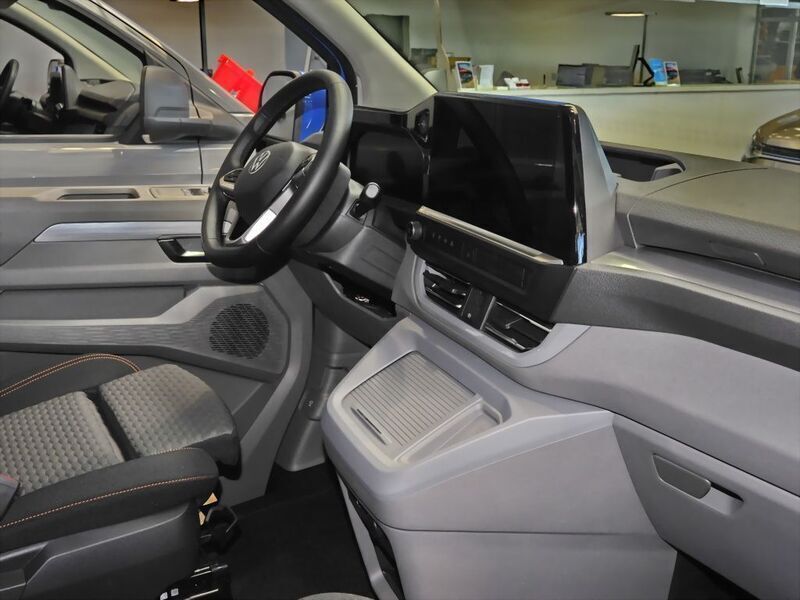 Neu VW T7 Life 150 PS (110 kW) 2025 Blau Van