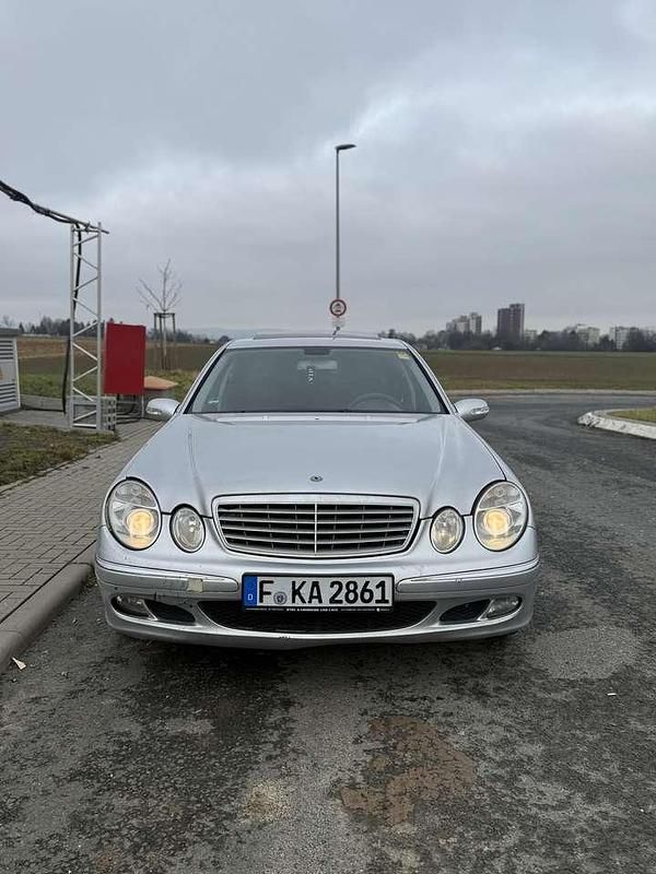 Gebraucht Mercedes E220 Elegance 150 PS (110 kW) 2006 Limousine