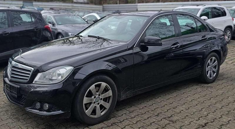 Gebraucht Mercedes C180 120 PS (88 kW) 2012 Schwarz  unilack Limousine