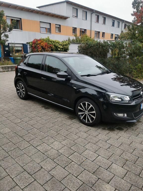 Schwarz Gebraucht 2014 VW Polo Life Limousine | 5.100 € (Guter Preis) - Bild 1/4