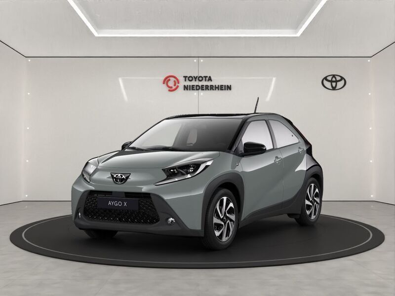 Grün Neu 2025 Toyota Aygo Kleinwagen | 19.888 € - Bild 1/4