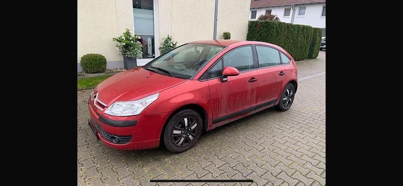 Rot Gebraucht 2006 Citroën C4 Advance Limousine | 650 € (Fairer Preis) - Bild 1/4