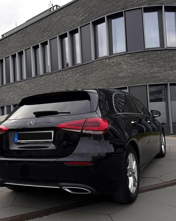 Gebraucht Mercedes A200 Edition 1 150 PS (110 kW) 2019 Schwarz Limousine