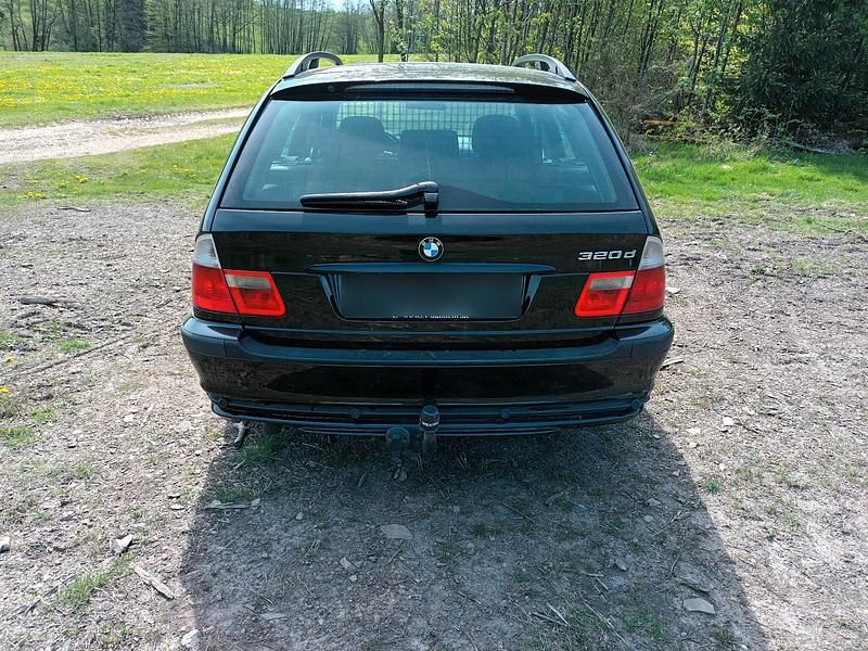 Second-hand BMW 320 150 CP (110 kW) 2003 Negru Break