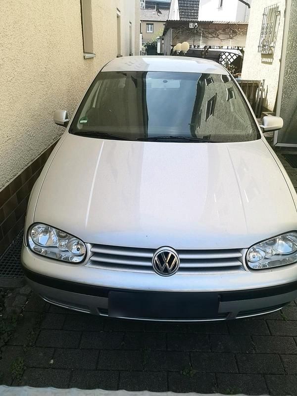 Gebraucht VW Golf IV 105 PS (77 kW) 2001 Silber Kleinwagen