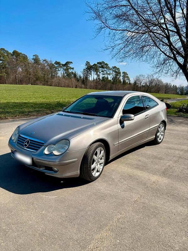Gebraucht Mercedes C220 150 PS (110 kW) 2003 Grau Coupé