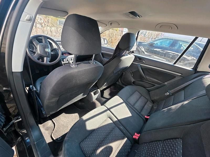 Gebraucht Skoda Octavia 105 PS (77 kW) 2013 Schwarz Kombi