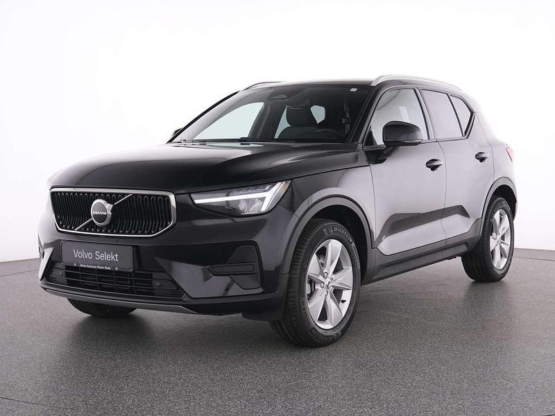 Gebraucht Volvo XC40 Core 163 PS (119 kW) 2025 Schwarz onyx black / metallic SUV