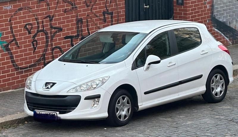 Weiß Gebraucht 2010 Peugeot 308 Kleinwagen | 2.950 € (Fairer Preis) - Bild 1/4